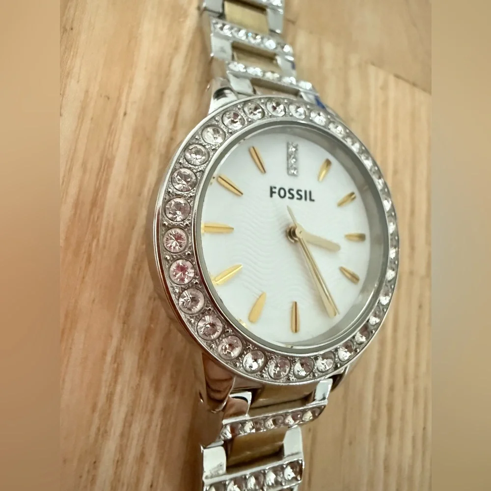 Fossil ladies  two toned crystal accented watch NEW BATTERY